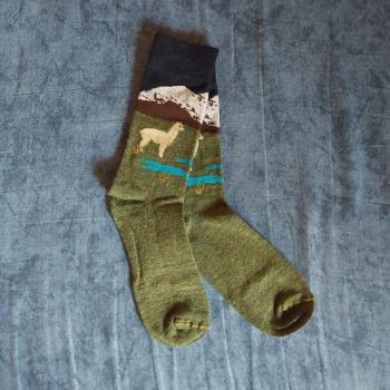 Anden Art Alpakasocken mit Motiv BERG